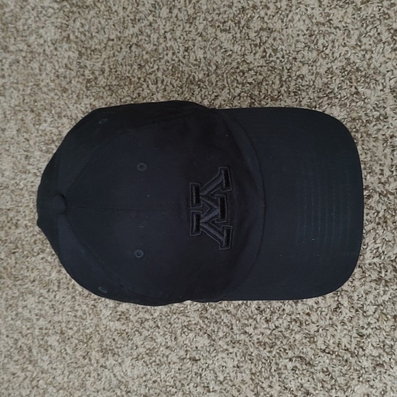 Nike Heritage 86 Dri-Fit University of Minnesota Black Adjustable Hat Rare - Picture 1 of 13